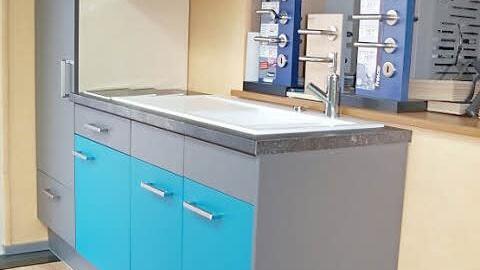 Ein echtes Schnäppchen: Ausstellungsküche mit allem Drum und Dran für 8990 Euro.