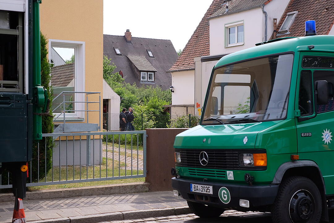 Postbotin Heidi D. seit 2013 verschwunden: Polizei durchsucht mit Leichenspürhunden ihr Haus
