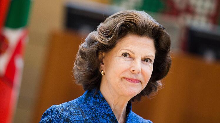 K&ouml;nigin Silvia von Schweden engagiert sich seit Jahrzehnten f&uuml;r sozial benachteiligte Kinder. Foto: Rolf Vennenbernd / dpa