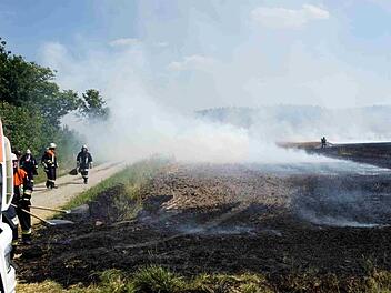 Die Feuerwehrleute hatten den Brand schnell unter Kontrolle.   Foto: Richard Sänger