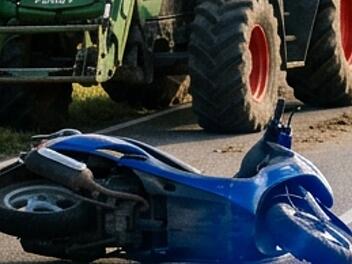 Riedenheim: Rollerfahrerin nach Kollision mit Traktor in Klinik verstorben