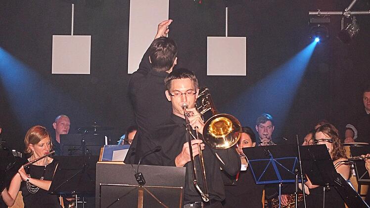 Als Solist auf der Posaune glänzte Bastian Hümmer mit "Wonderful Tonight. Foto: Alfons Beuerlein