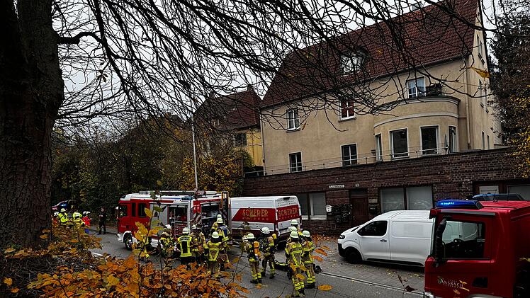 Gas-Alarm bei Polizeieinsatz in Ansbach: Beamten finden Leiche - und hören verdächtiges Zischen