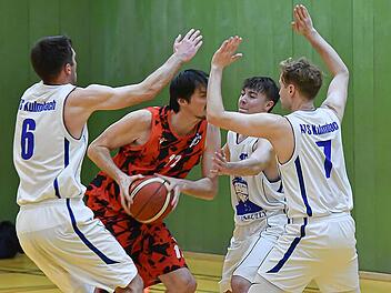 Kulmbacher gewinnen Krimi in Baunach