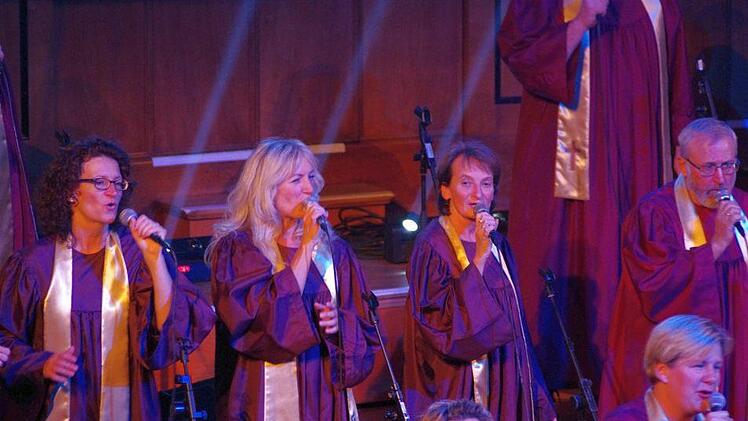 Sowohl der Chor als auch die Solisten begeisterten. Foto: Klaus Werner