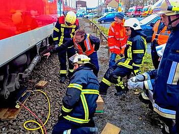 Feuerwehr fit bei Einsätzen auf Eisenbahnstrecken