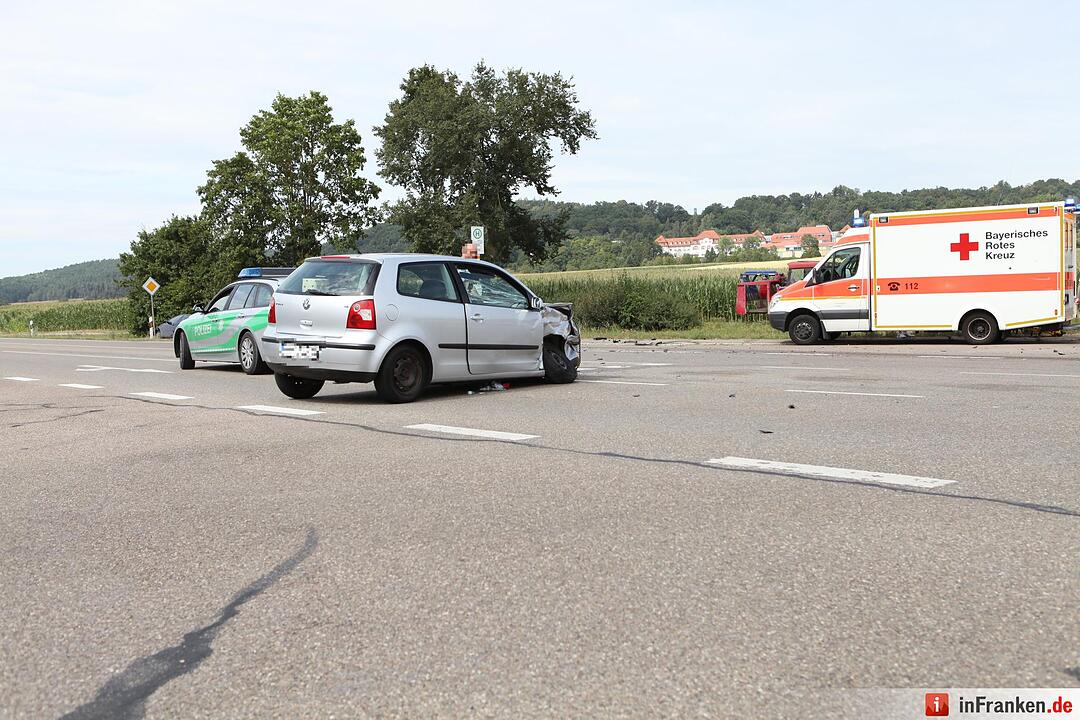 Unfallserie mit sieben schwerverletzten Personen innerhalb von einer Stunde