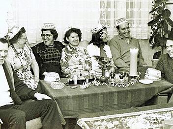 Deutsche und Amerikaner feierten gemeinsam den Abschied von Oberst William L. Knapp im Jahr 1973.  Fotos: Stadt Herzogenaurach (Stadtarchiv)