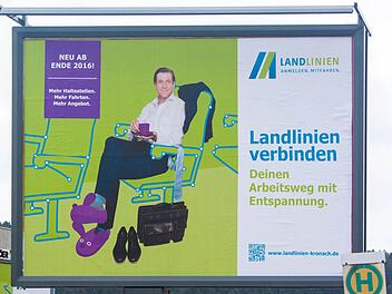 Die Plakate für das Mobilitätskonzept stehen, die Praxis funktioniert aber noch nicht. Foto: Veronika Schadeck