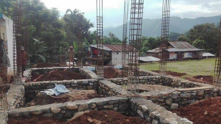 Auch an der Grundschule Malekhu wird gebaut. Ein Erweiterungsbau ist dringend nötig, denn die Schule wächst. Foto: Nepalhilfe Kulmbach