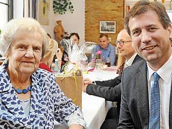 Auch Landrat Herrmann Ulm gratulierte Franziska Kohler. Foto: Wirth
