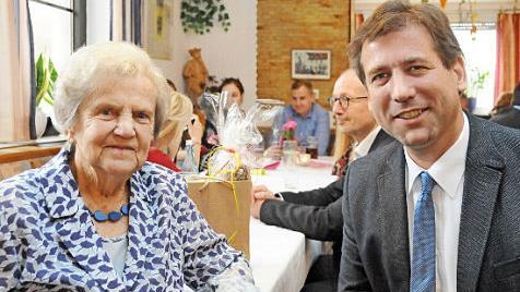 Auch Landrat Herrmann Ulm gratulierte Franziska Kohler. Foto: Wirth