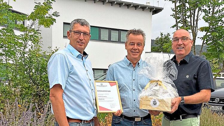 Zweiter B&uuml;rgermeister Norbert Borst (von links), Gesch&auml;ftsleiter Thomas Beck und Erster B&uuml;rgermeister Andreas Sandwall.Bettina Gundalach