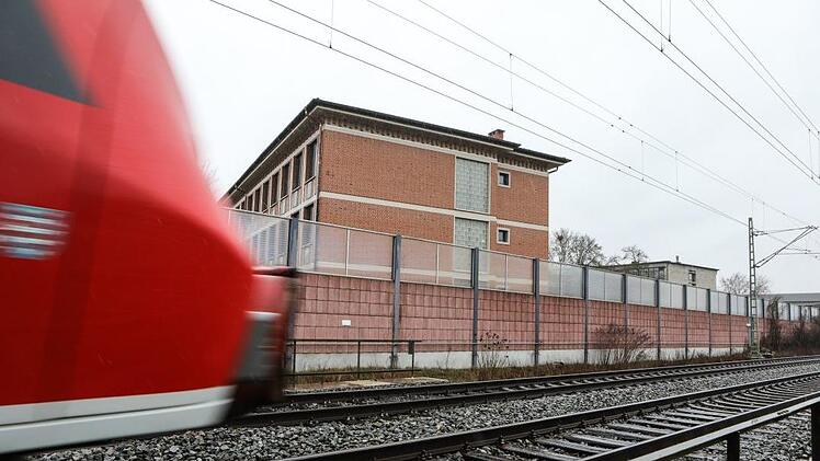 Auf Höhe der Adalbert Stifter Schule werden   keine  Pendler erwartet.   Pendler-Parkplätze sind am künftigen S-Bahn-Haltepunkt bislang jedenfalls   nicht eingeplant. Barbara Herbst