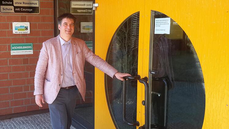 Die neue Wirkungsstätte von Studiendirektor Martin Steinel ist das Franz-Miltenberger-Gymnasium in Bad Brückenau. Der 45-Jährige hat kürzlich als Nachfolger von Dirk Hönerlage den Posten als ständiger Stellvertreter des Schulleiters angetreten.