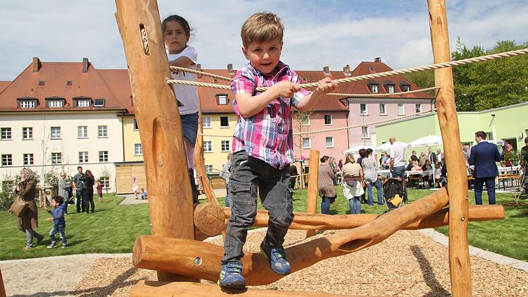 Der Außenbereich ist für kleine Klettermaxe ein Eldorado