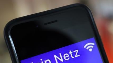 Kein Netz? Eine Anzeige, die im Kreis Kronach bald nur noch äußerst selten auf den Bildschirmen der Smartphones erscheinen soll. Symbolbild: Marian Hamacher