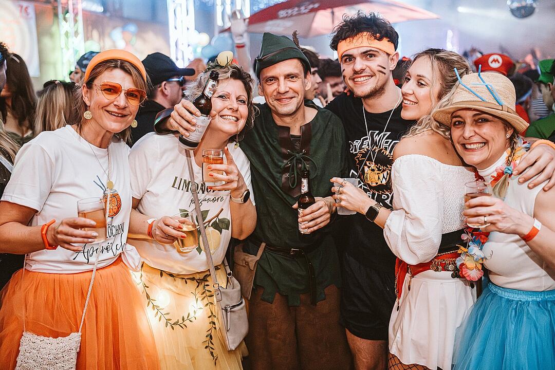 DJ Franky und DJ Matze lie&szlig;en die Halle beben!