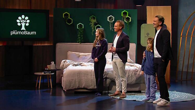 Die Gr&uuml;nder Benjamin Koch und Yavuz Akbas haben ihre Kinder mit dabei - das sch&uuml;tzt sie allerdings nicht vor der scharfen Kritik der L&ouml;wen.