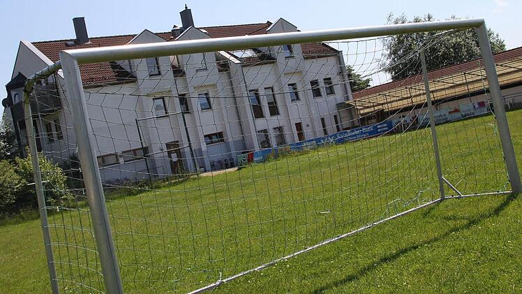 In Schieflage geraten ist die DJK Kulmbach. Schulden von rund einer Viertelmillion Euro belasten den Verein. Jetzt plant Vorsitzender Rainer Krause, den Insolvenzantrag zu stellen. Foto: Jochen Nützel
