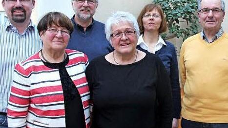 Der neu gewählte Vorstand des Sängerkreises, von links: Thorsten Maisel, Emilie Meier, Norbert Mischke, Ilona Schmitt, Ingrid Geyer und Hans Schmidt  Foto: Johanna Blum