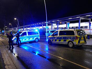 Mann droht mit Anschlag in ICE