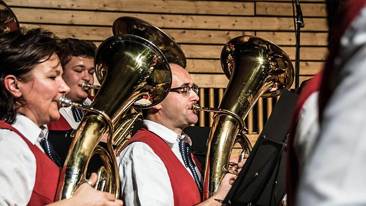 Impressionen vom Weihnachtskonzert in der Franz-Goebel-HalleFoto: Jochen Berger