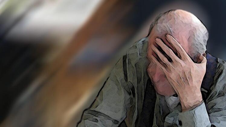 In der Innenstadt von Wei&szlig;enburg in Bayern wurde ein 84-j&auml;hriger Senior von einer Passantin aufgegriffen. Der Mann war in Hausschuhen unterwegs und konnte sich an nichts erinnern. Symbolfoto: Gerd Altmann/pixabay.com