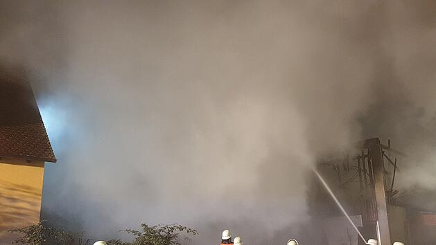 B173 im Kreis Hof wegen Scheunenbrand gesperrt