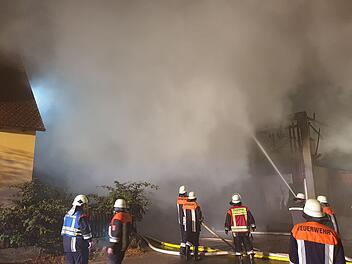B173 im Kreis Hof wegen Scheunenbrand gesperrt