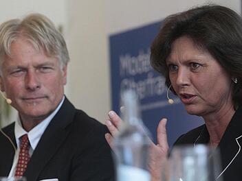 Bayerns Wirtschaftsministerin Ilse Aigner stellte am Donnerstag in der IHK für Oberfranken in Bayreuth das Förderprogramm "Modellregion Oberfranken" vor. Foto: Jochen Nützel