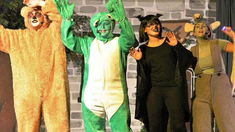 Ziemlich beste Freunde: Boris Bär, Konstantin Ratte, Fledermaus Agathe und Frosch Balthasar. Foto: Werner Vogel