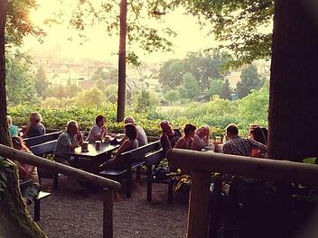 Im Frühjahr startet in Buttenheim (Foto) und der Fränkischen Schweiz die Bierkellersaison. Foto: Rainer/infrankenpix