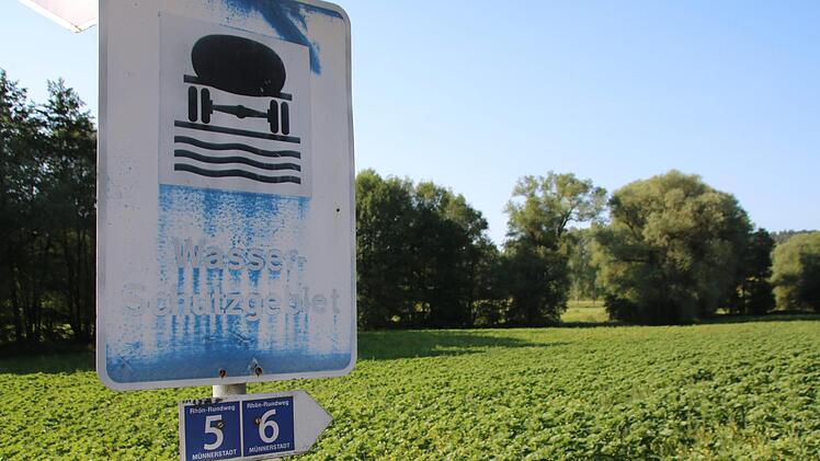 Fast farbloses Schild am Talweg. Foto: Heike Beudert