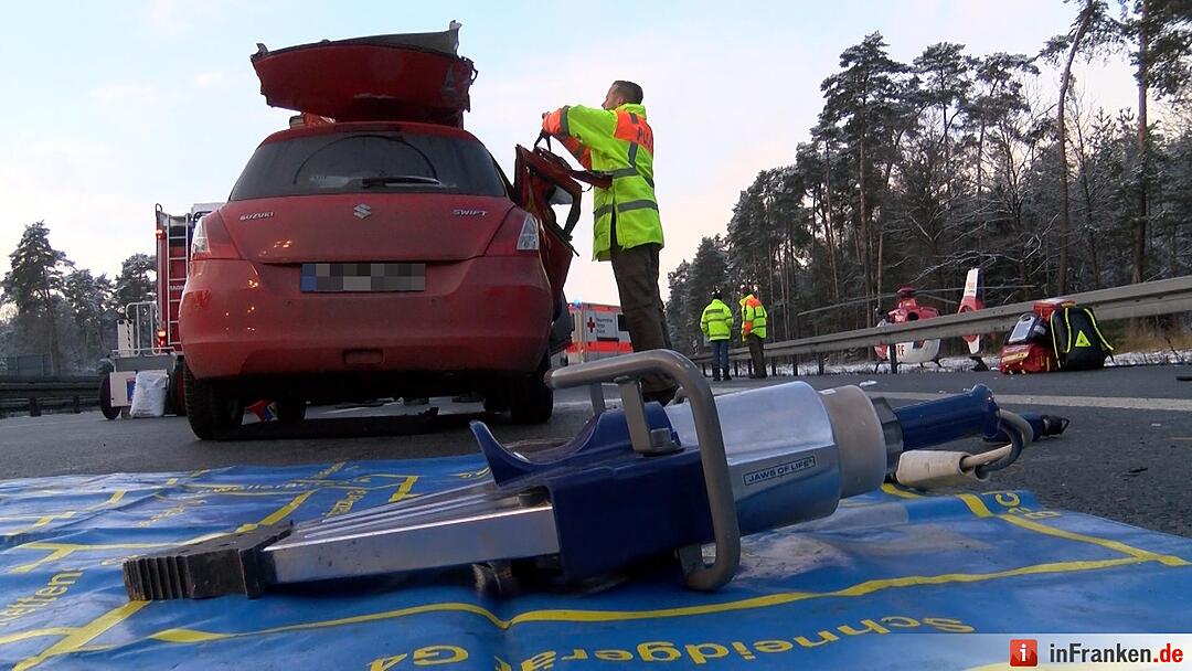 Schwerer Verkehrsunfall auf A3 bei Tennenlohe