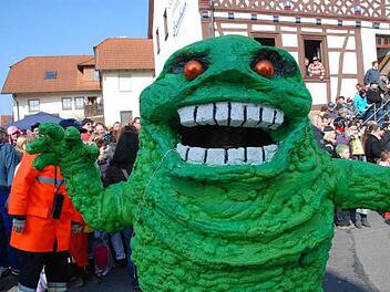 Volle Straßen: Der Diebacher Faschingszug ist ein Besuchermagnet, wie das Bild von vor zwei Jahren zeigt. Ffoto: Archiv/Gerd Schaar