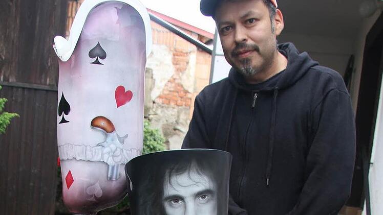 Moreno zeigt seine Werke gerne bei Ausstellungen. Foto: Sonja Adam