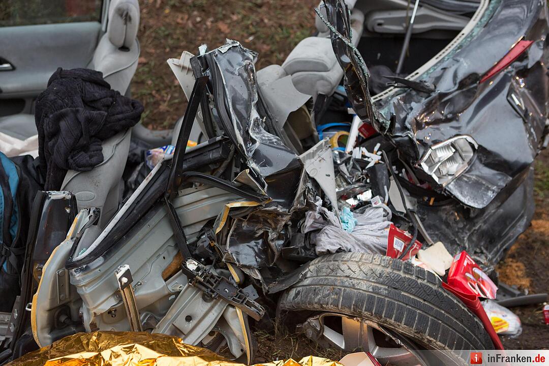 Zwei Schwerverletzte nach Unfall auf der A73