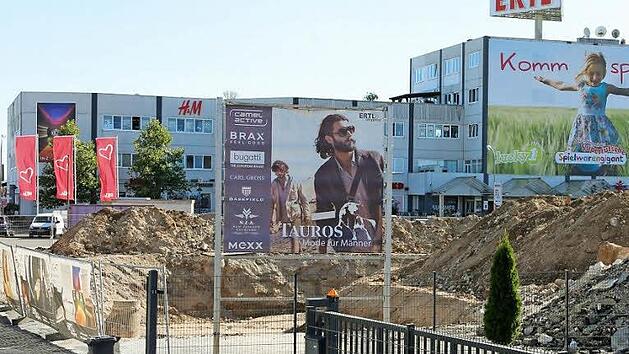 Vor einer Neuordnung am Ertl-Zentrum steht der Abriss des Reno-Geb&auml;udes. Foto: Matthias Hoch