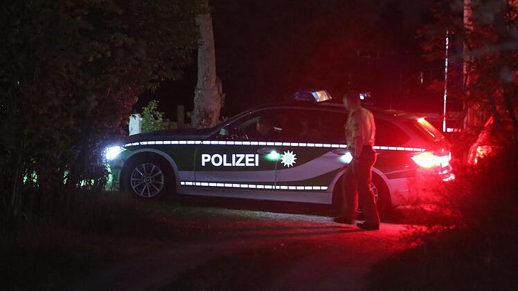 Knapp 100 Marihuanapflanzen, kiloweise Cannabis, mehrere tausend Euro - der Polizei Naila ist ein großer Schlag gegen die Drogenszene gelungen. Foto: NEWS5 / Fricke