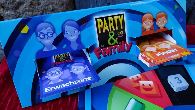 Spiele-Test "Party & Co Family": So gut ist das familienkompatible Party-Spiel