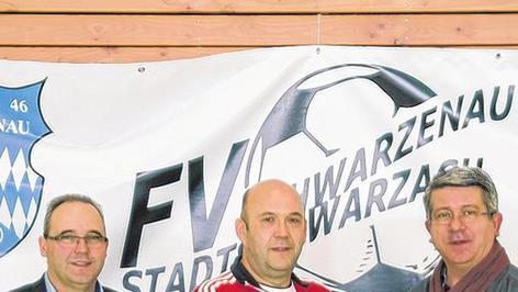 Die gute Tat: Fu&szlig;baller aus Schwarzach und Schwarzenau spenden 1200 Euro