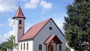 Die Christuskirche ist seit nun 18 Jahren ein fester Anlaufpunkt im Ortsgeschehen.  Foto: Thomas Micheel