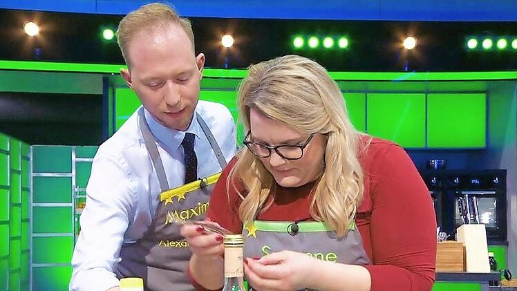 Die Weismainerin Susanne Klippstein hat es bis ins Finale der Kochshow "The Taste" geschafft. Im Halbfinale, das für sie kein Zuckerschlecken war, half ihr Maximilian vom Team Alexander Herrmann beim Filettieren eines Fisches.  Foto: SAT 1
