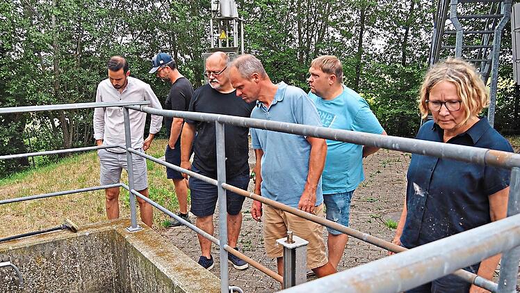 Endstation der Abwasserreinigung - hier wird das gereinigte und gepr&uuml;fte Abwasser in die Mittelebrach geleitet. Elke Pieger
