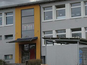 Viel Geld investiert die Marktgemeinde in die Grundschule in Poppenlauer und den Kinderhort.  Mit dem Bau des Kinderhortes neben der Grundschule wurde  bereits begonnen. Hier sind eine Million Euro für dieses Jahr vorgesehen. Foto: Archiv Dieter Britz