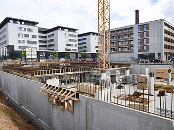 Symptomatisch für die umstrittene  Preisentwicklung beim Wohnen in Bamberg. Das Neubaugebiet auf der Erba-Insel.  Ronald Rinklef