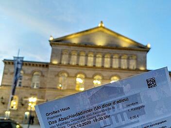 Auftakt der Schauspielsaison: "Das Abschiedsdinner" feierte am Samstag Premiere am Landestheater Coburg.Foto: Jochen Berger