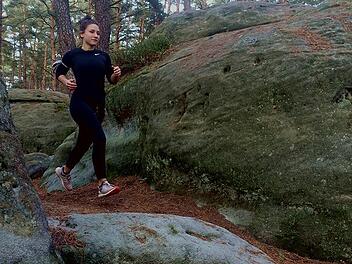 Outdoor-Sport boomt durch die Corona-Pandemie. So wie Ronja Sch&uuml;tz auf unserem Bild zieht es Menschen immer mehr in die Natur � mit Folgen f&uuml;r die Tierwelt.