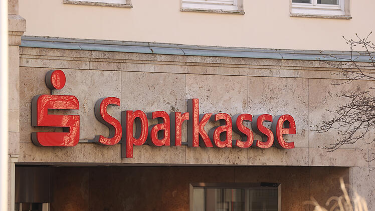 Konten gepl&uuml;ndert: Ex-Sparkassen-Mitarbeiter unter Verdacht